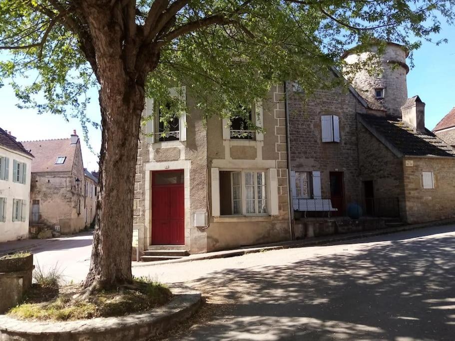 Gite Sous L' Orme Asquins Екстер'єр фото
